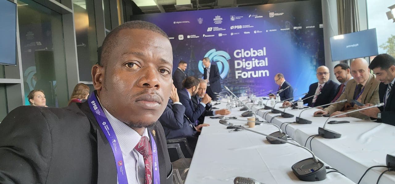 Mussollini Mugumbate at a Global Digital Forum roundtable session