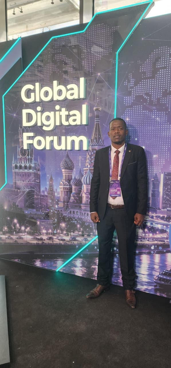 Mussollini Mugumbate on the Global Digital Forum stage